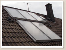 Solarthermieanlage auf dem Dach ca. 11 m² Kollektorfläche